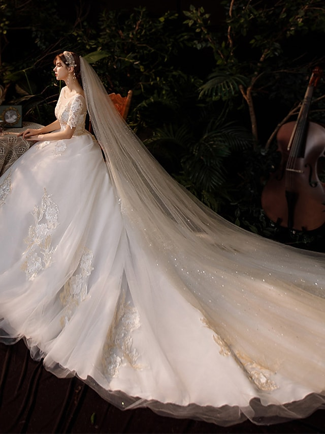 Princess Ball Gown Wedding Dresses Jewel Neck Chapel Train Lace Tulle Short Sleeve Formal Luxurious