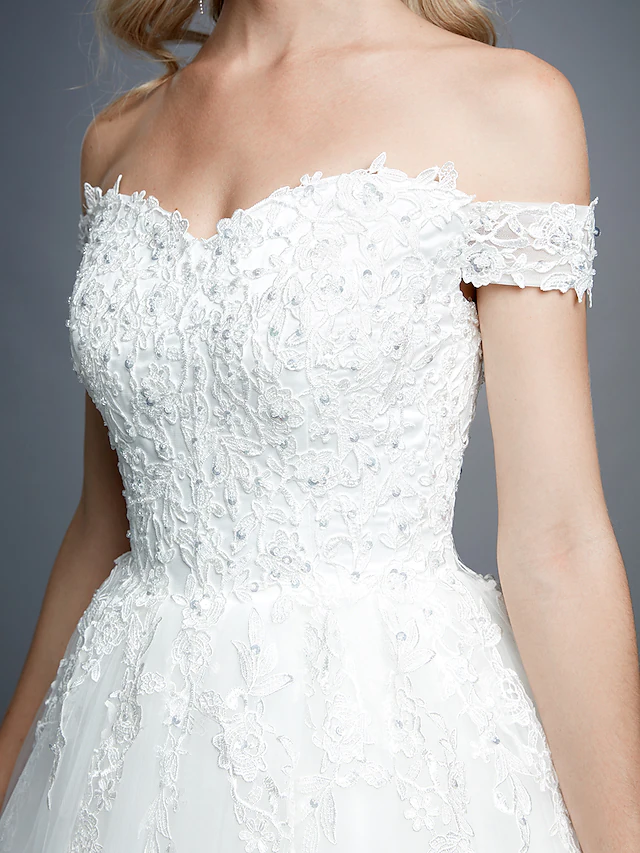 Ball Gown Wedding Dresses Off Shoulder Court Train Lace Tulle Short Sleeve Romantic Sparkle & Shine with Beading