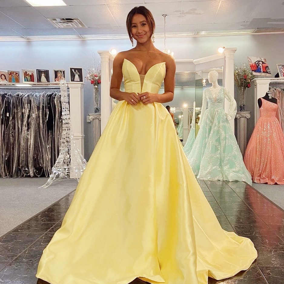 Plus Size A-Line Satin Strapless Prom Dress with Slit V-neck Sexy Evening Dresses