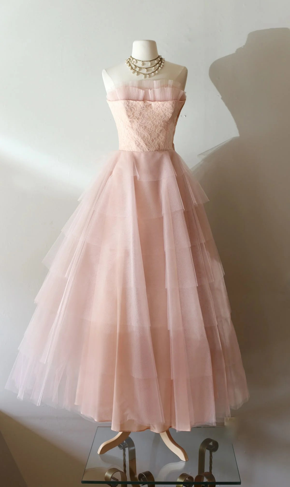 Pretty A-Line Strapless Layer Tulle Lace Long Formal Prom Dress Elegant Evening Gown Sweet 16 Dress