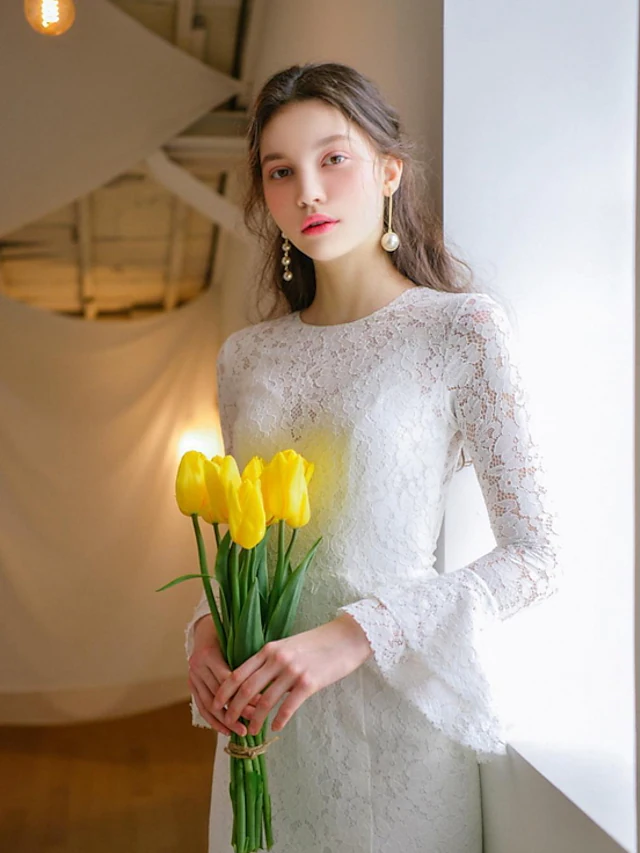 A-Line Wedding Dresses Jewel Neck Lace Long Sleeve Romantic with Appliques Beautiful
