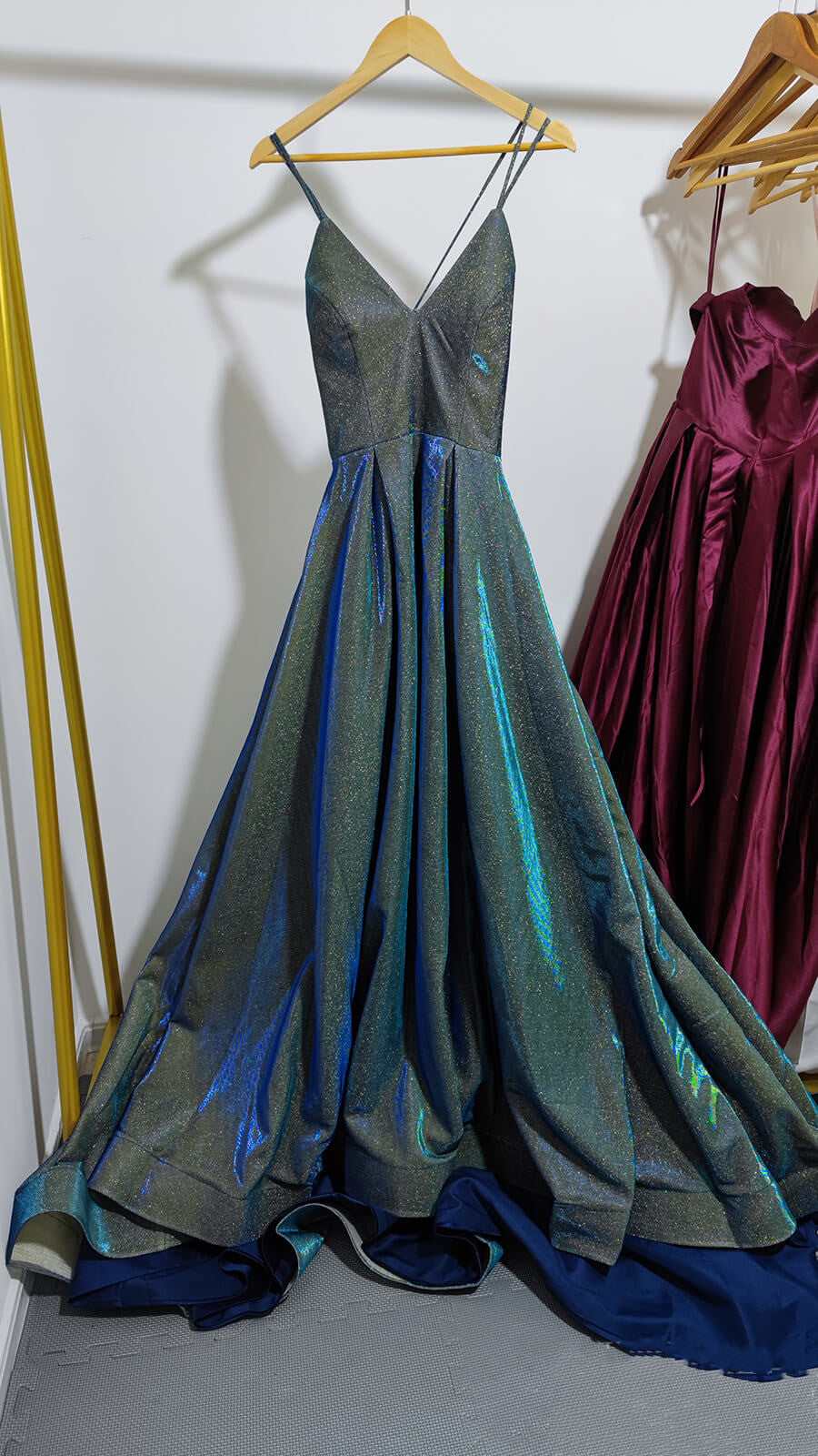 Sparkly Spaghetti Straps Green Sequins Prom Dresses Backless V-neck Sexy Evening Dresses