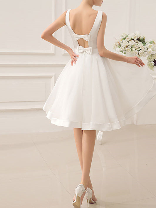 A-Line/Princess Scoop Knee-Length Wedding Dress Pure Color Graduation Dress Simple Party Dress