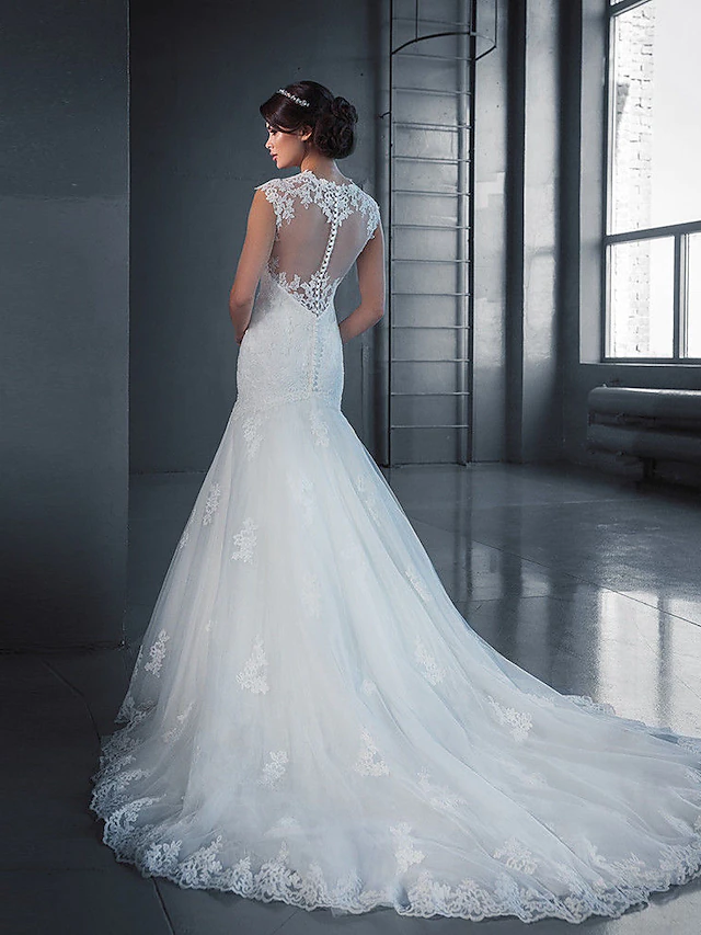 Long Wedding Dresses Jewel Neck Court Train Lace Tulle Sleeveless Formal with Appliques