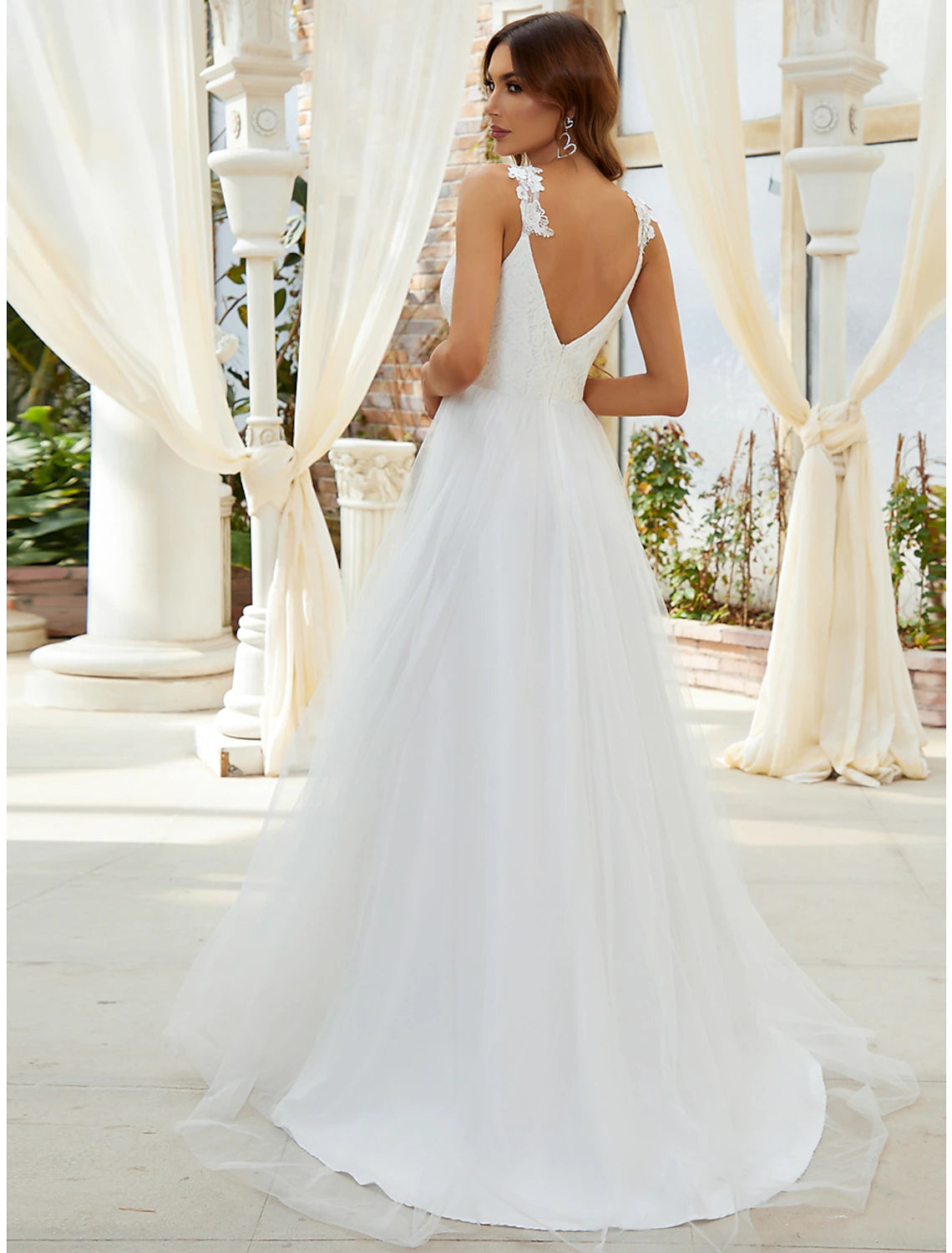 Reception Casual Wedding Dresses A-Line Sweetheart V Wire Regular Straps Sweep / Brush Train Tulle Bridal Gowns With Crystals