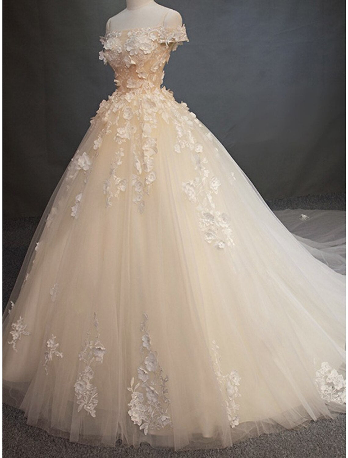 Engagement Vintage Formal Wedding Dresses Ball Gown Off Shoulder Cap Sleeve Cathedral Train Lace Bridal Gowns With Pearls