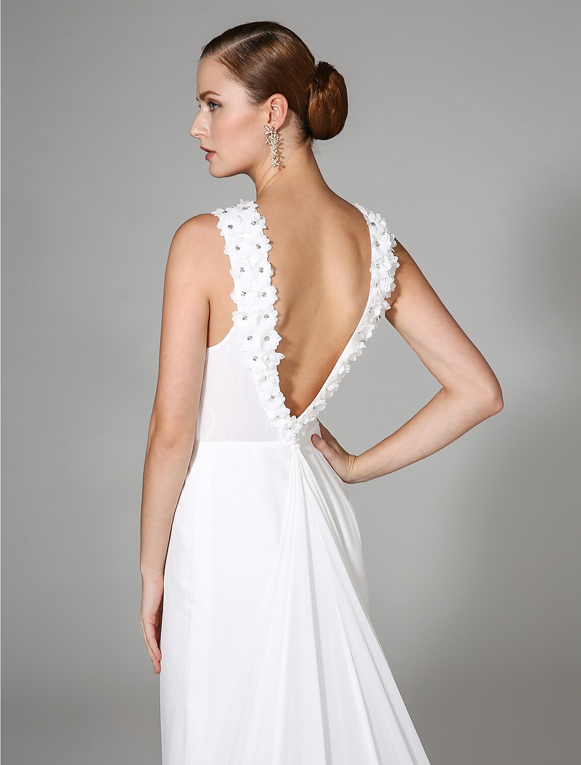 Wedding Dresses Sheath / Column High Neck Sleeveless Chapel Train Chiffon Bridal Gowns