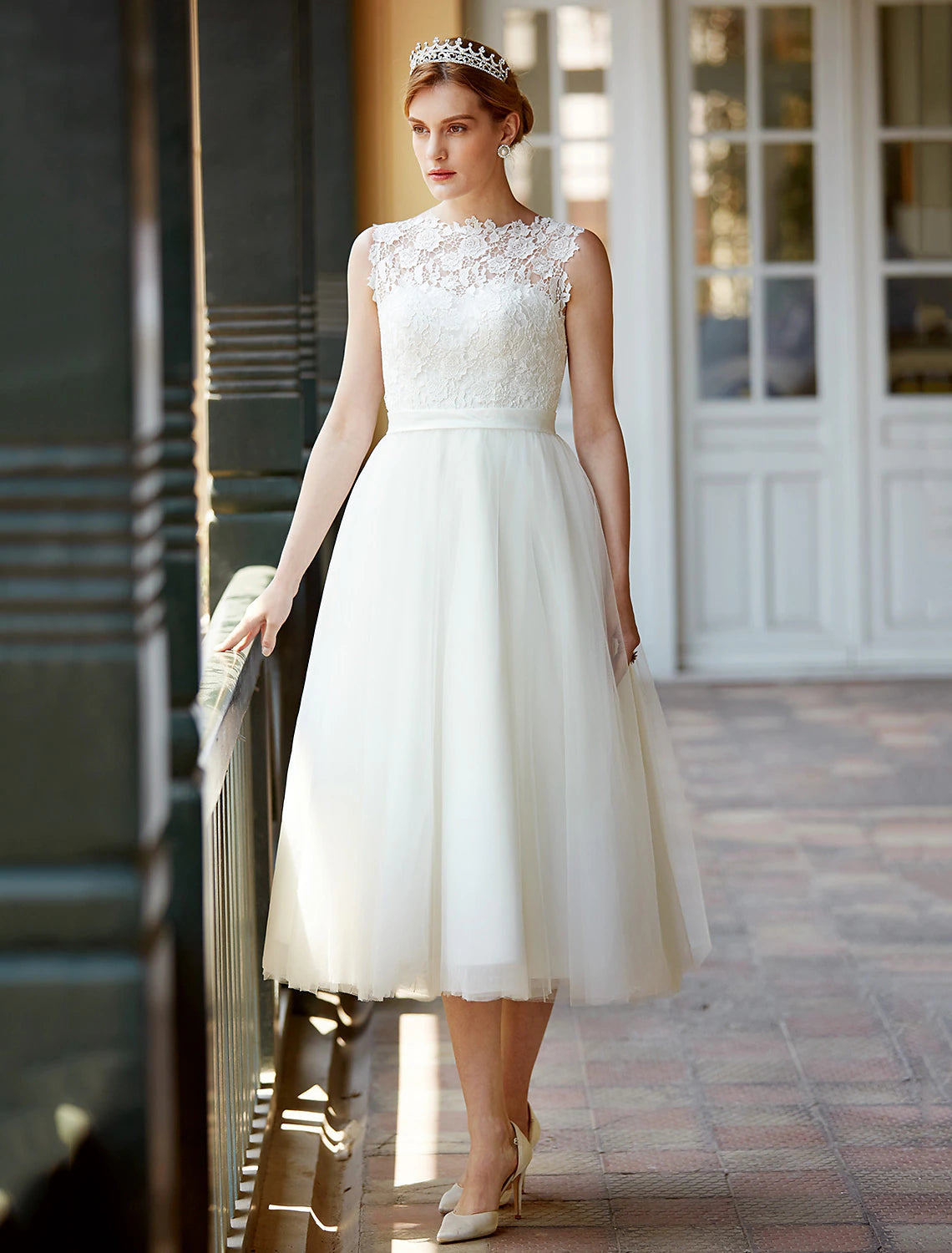 Reception Little White Dresses Wedding Dresses A-Line Illusion Neck Sleeveless Tea Length Lace Bridal Gowns With Sashes / Ribbons