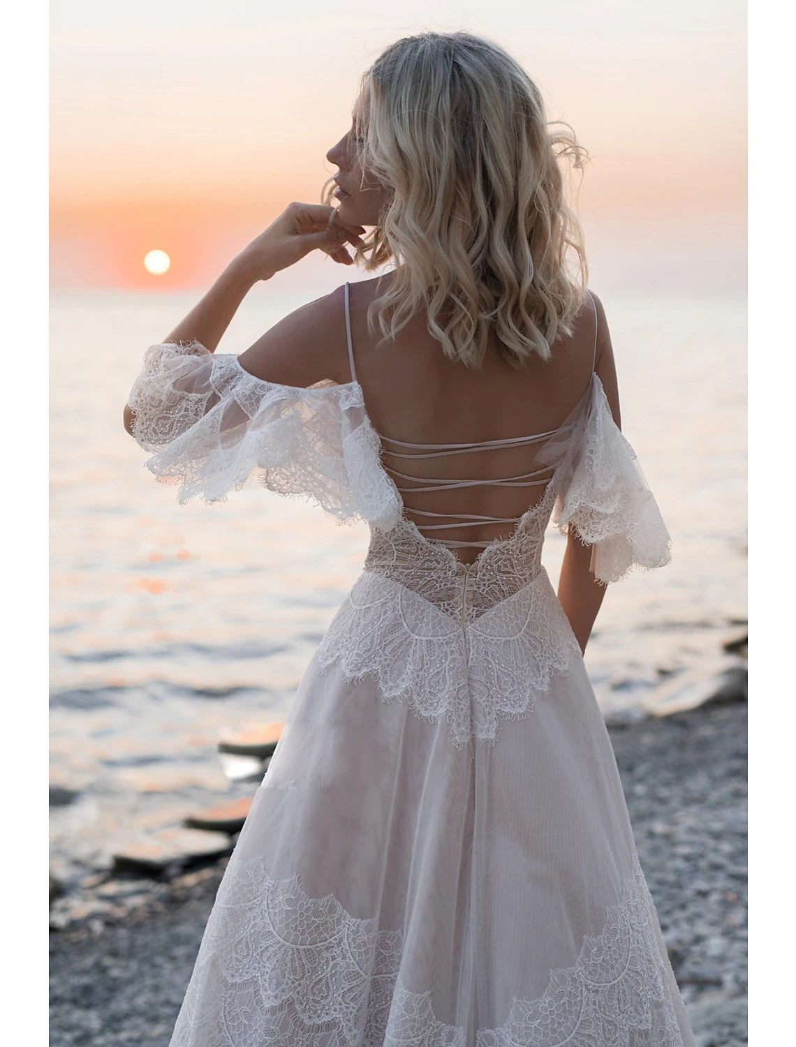 Beach Open Back Boho Wedding Dresses A-Line Off Shoulder Camisole Spaghetti Strap Sweep / Brush Train Lace Bridal Gowns