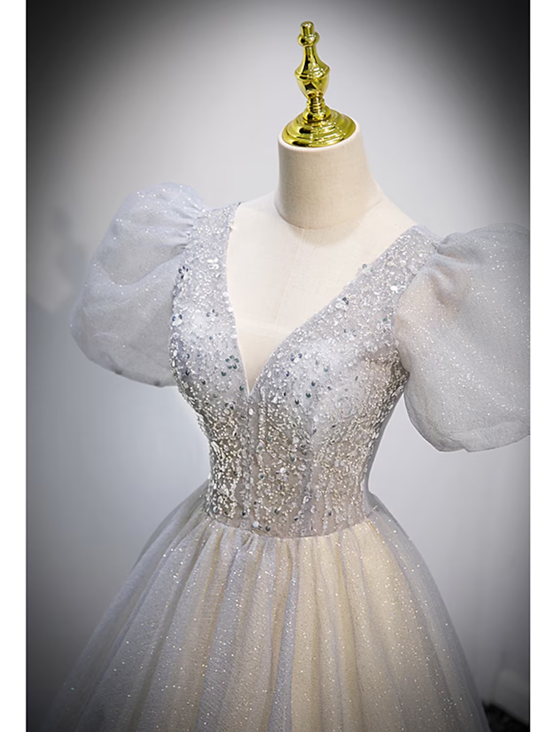 Ball Gown Quinceanera Dresses Maxi Dress Performance Sweep / Brush Train Short Sleeve V Neck Tulle