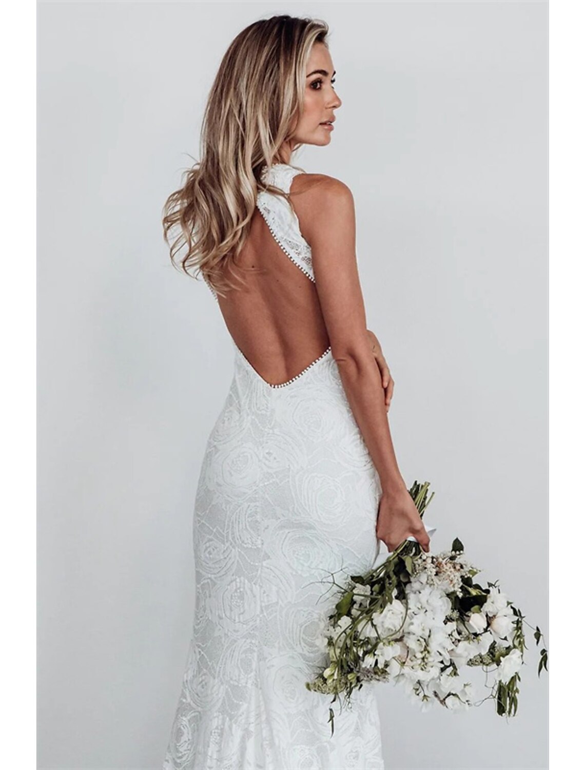 Beach Open Back Boho Wedding Dresses Mermaid / Trumpet Halter Sleeveless Chapel Train Lace Bridal Gowns With Appliques Solid Color Fall Wedding Party