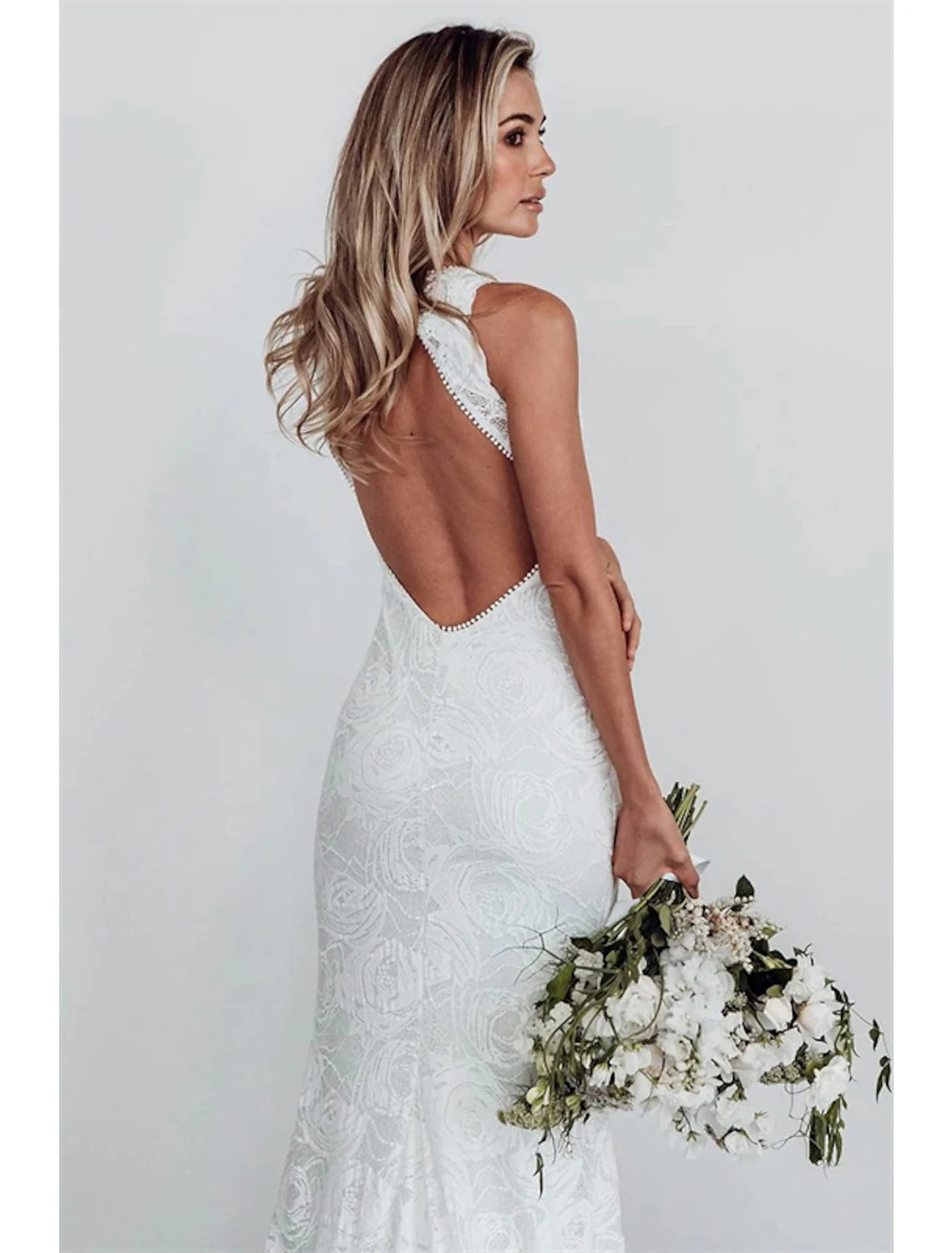Beach Open Back Boho Wedding Dresses Mermaid / Trumpet Halter Sleeveless Chapel Train Lace Bridal Gowns With Appliques