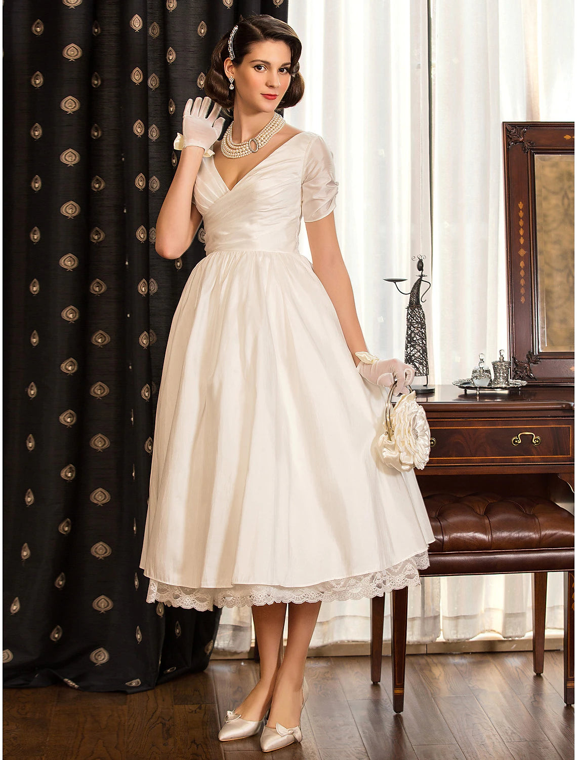 Reception Vintage 1940s / 1950s Little White Dresses Wedding Dresses A-Line V Neck Short Sleeve Tea Length Satin Bridal Gowns With Lace Criss