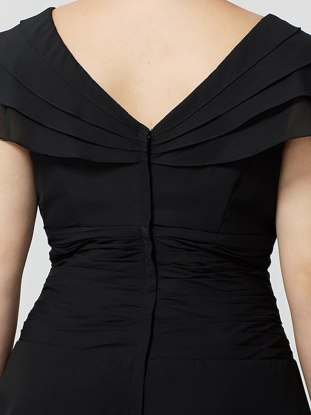 A-Line Mother of the Bride Dress Plus Size Elegant Sexy V Neck Knee Length Chiffon Short Sleeve No with Beading