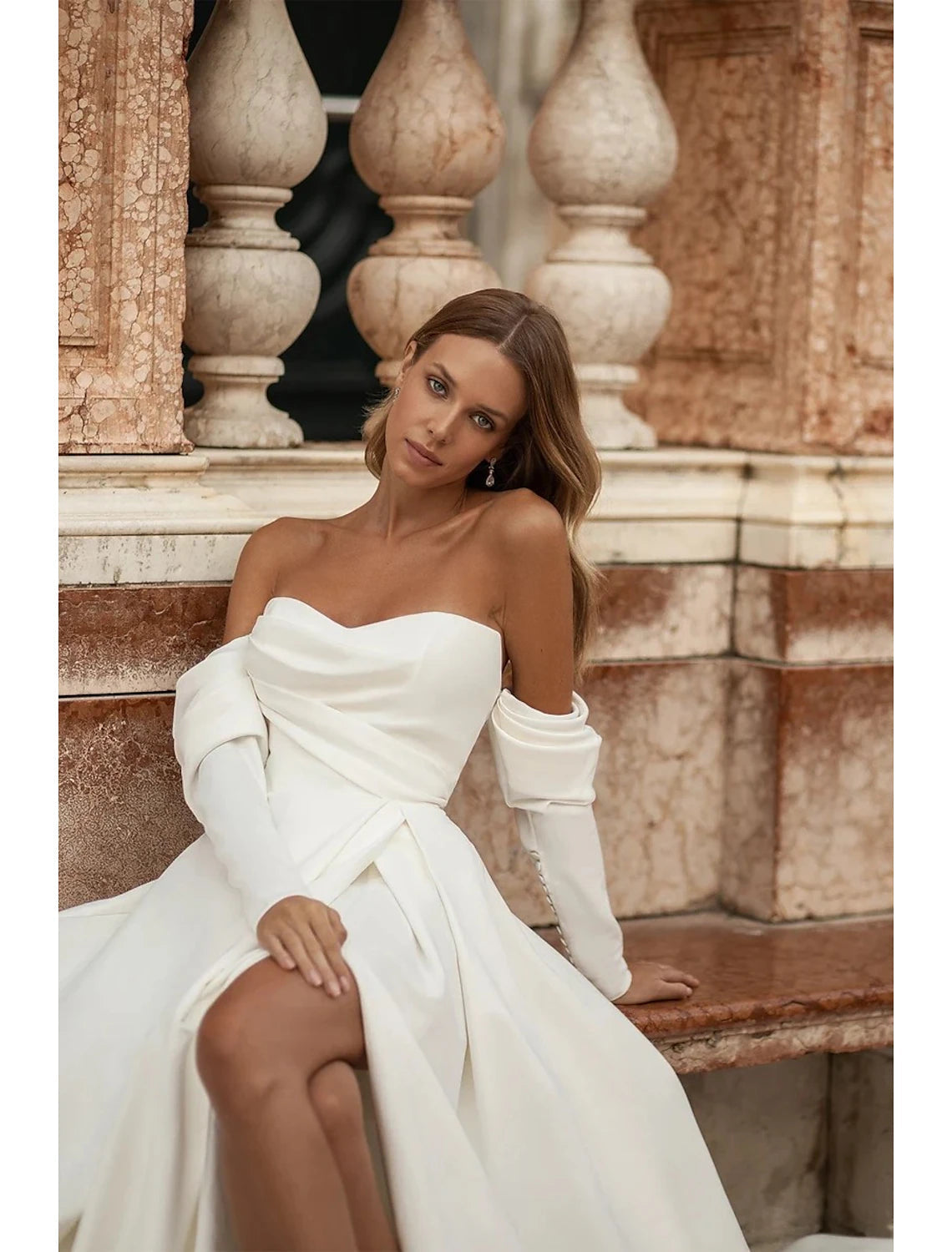 Hall Casual Wedding Dresses A-Line Off Shoulder Long Sleeve Court Train Satin Bridal Gowns With Split Front