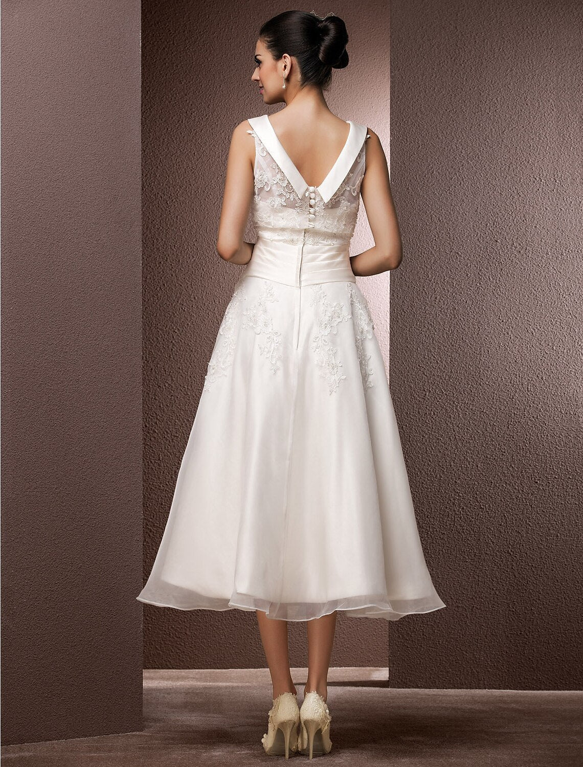 Hall Wedding Dresses Tea Length A-Line Sleeveless Illusion Neck Lace With Pearl