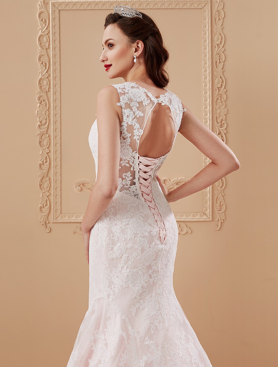 Mermaid / Trumpet Plunging Neckline Court Train Lace Tulle Wedding Dress