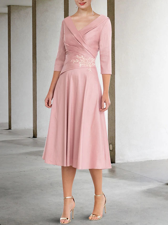A-Line Mother of the Bride Dress Vintage Elegant V Neck Tea Length Satin Lace Half Sleeve with Appliques