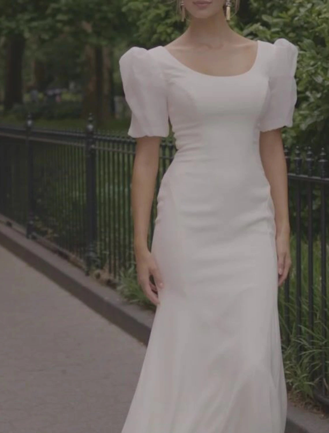 Hall Casual Wedding Dresses Mermaid / Trumpet Scoop Neck Short Sleeve Court Train Satin Bridal Gowns