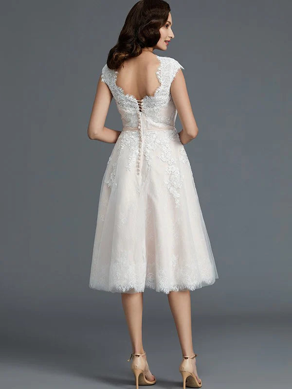 A-Line/Princess Sleeveless Bateau Knee-Length Tulle Wedding Dresses Short