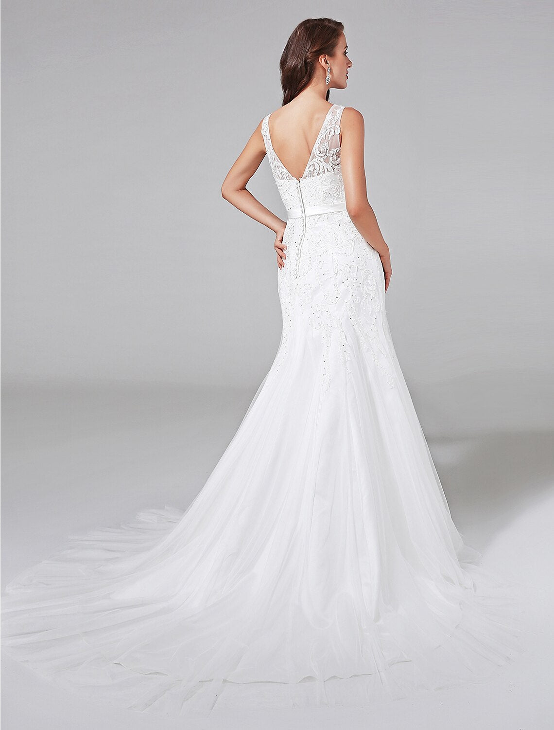 Wedding Dresses A-Line V Neck Sleeveless Court Train Lace Bridal Gowns With Sash Beading