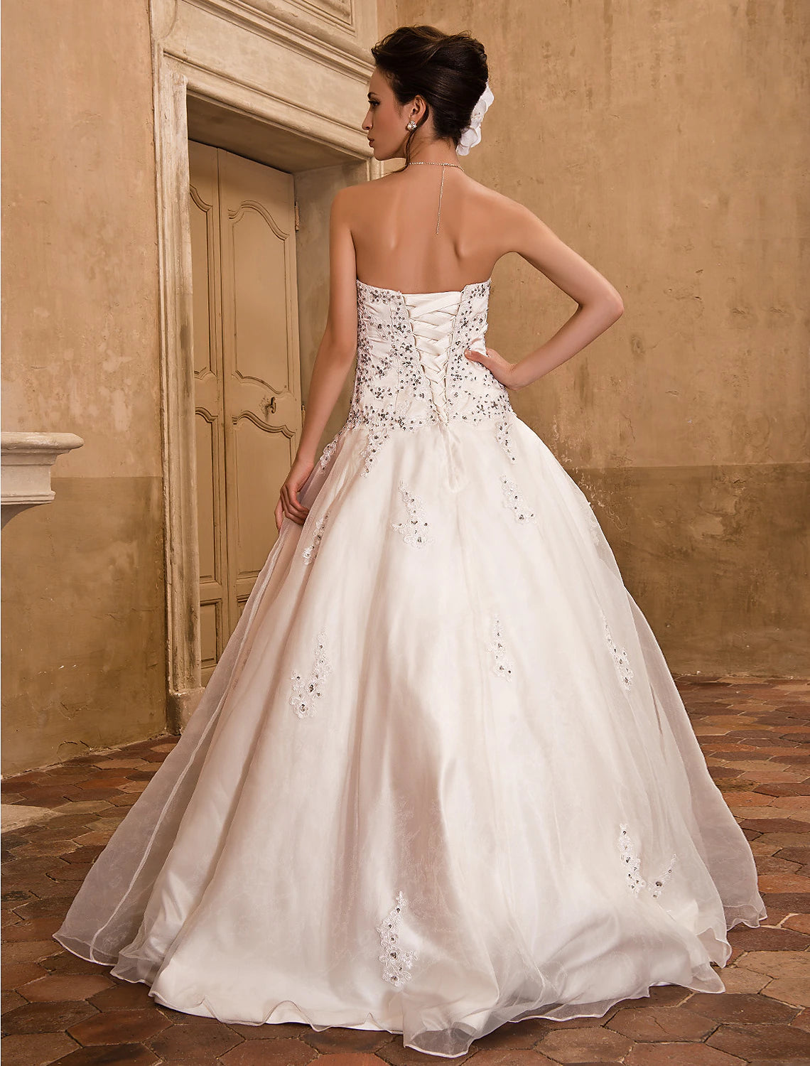 Hall Wedding Dresses Ball Gown Strapless Short Sleeve Floor Length Satin Bridal Gowns With Beading