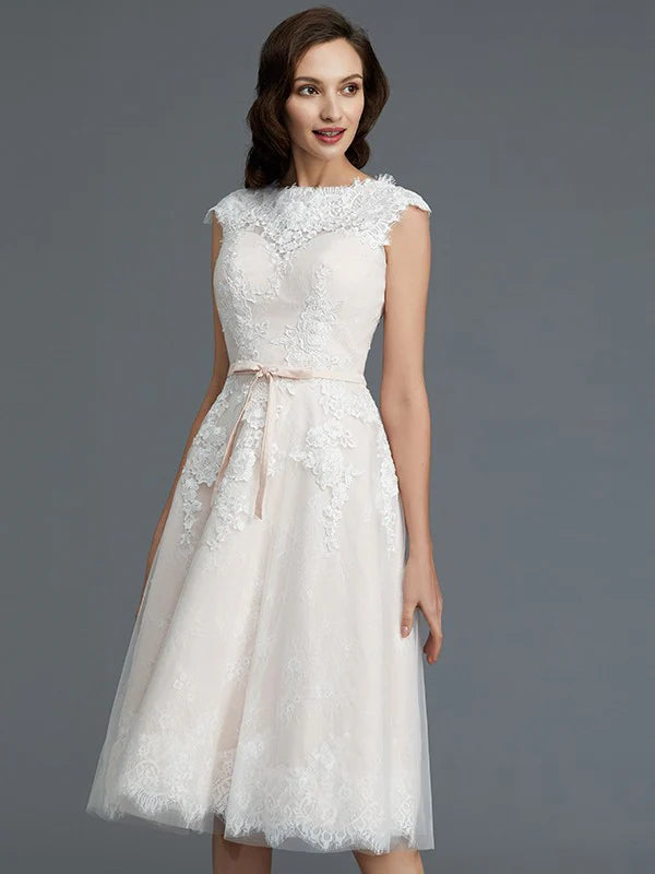 A-Line/Princess Sleeveless Bateau Knee-Length Tulle Wedding Dresses Short