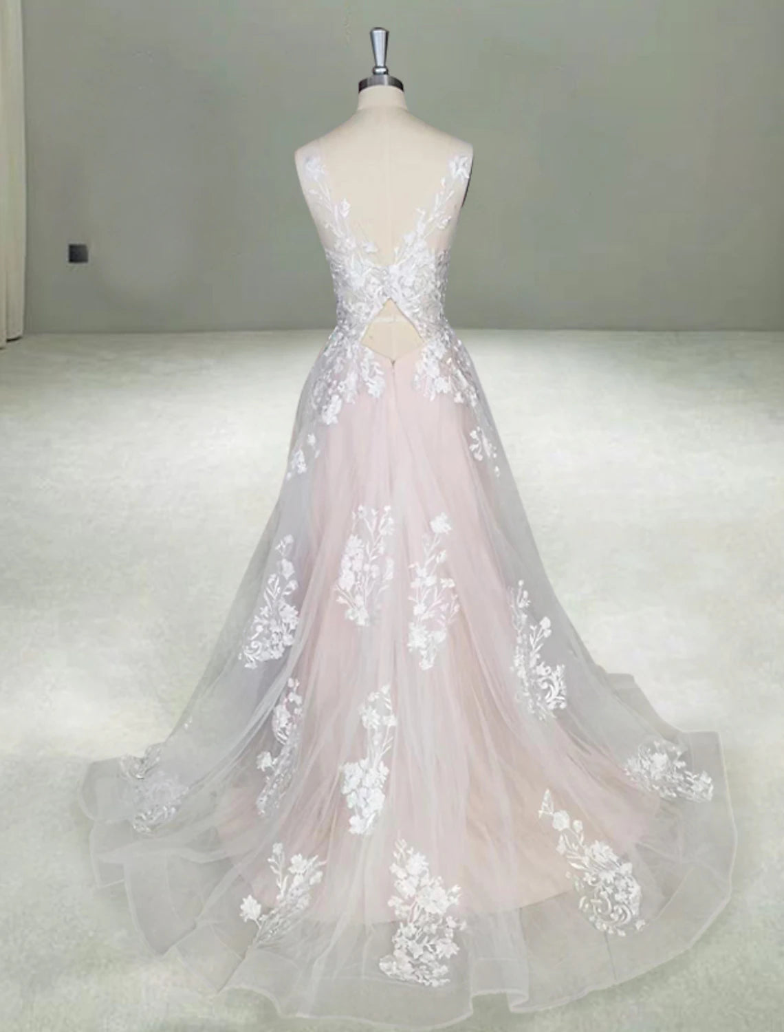 Beach Open Back Sexy Wedding Dresses A-Line V Neck Sleeveless Court Train Lace Bridal Gowns With Appliques Summer Fall Wedding