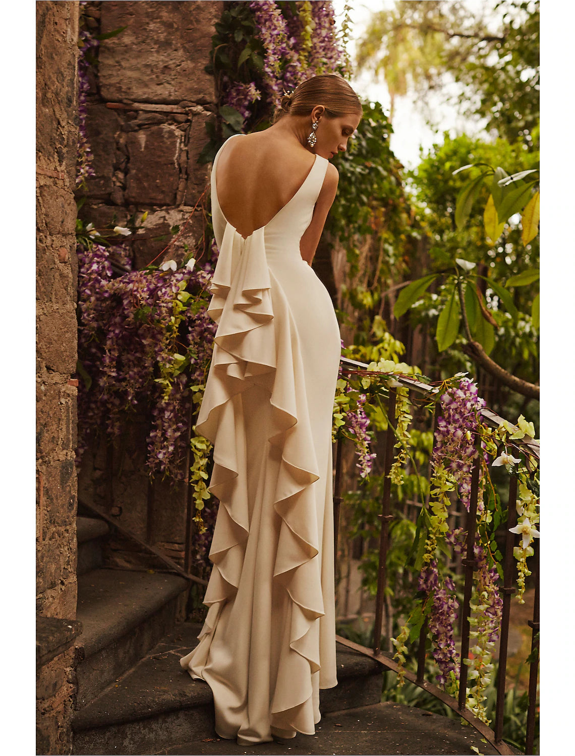 Hall Open Back Casual Wedding Dresses Sheath / Column Scoop Neck Sleeveless Sweep / Brush Train Stretch Fabric Bridal Gowns With Draping Fall Wedding Party