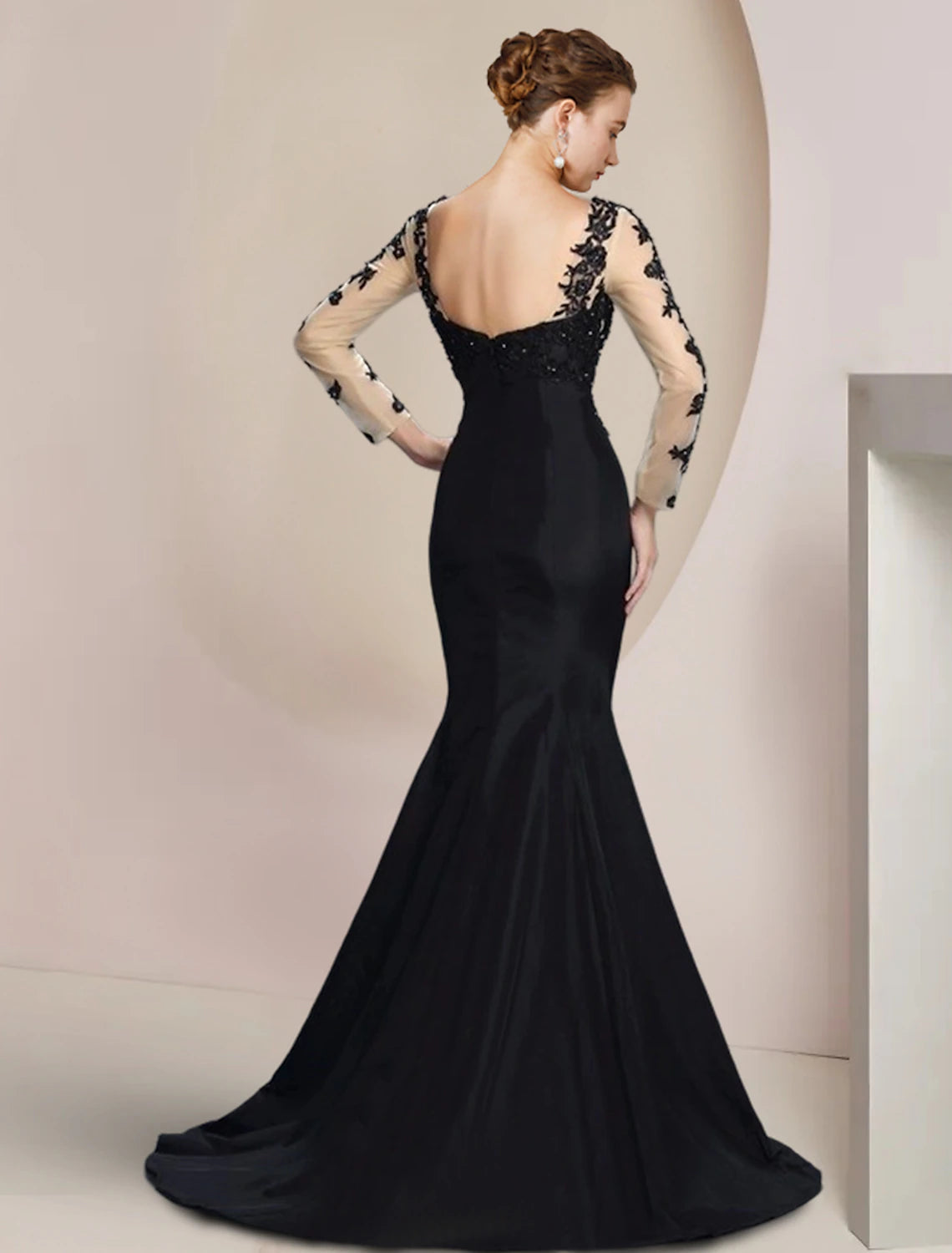 Mermaid / Trumpet Mother of the Bride Dress Formal Wedding Guest Party Elegant Jewel Neck Floor Length Satin Lace Long Sleeve