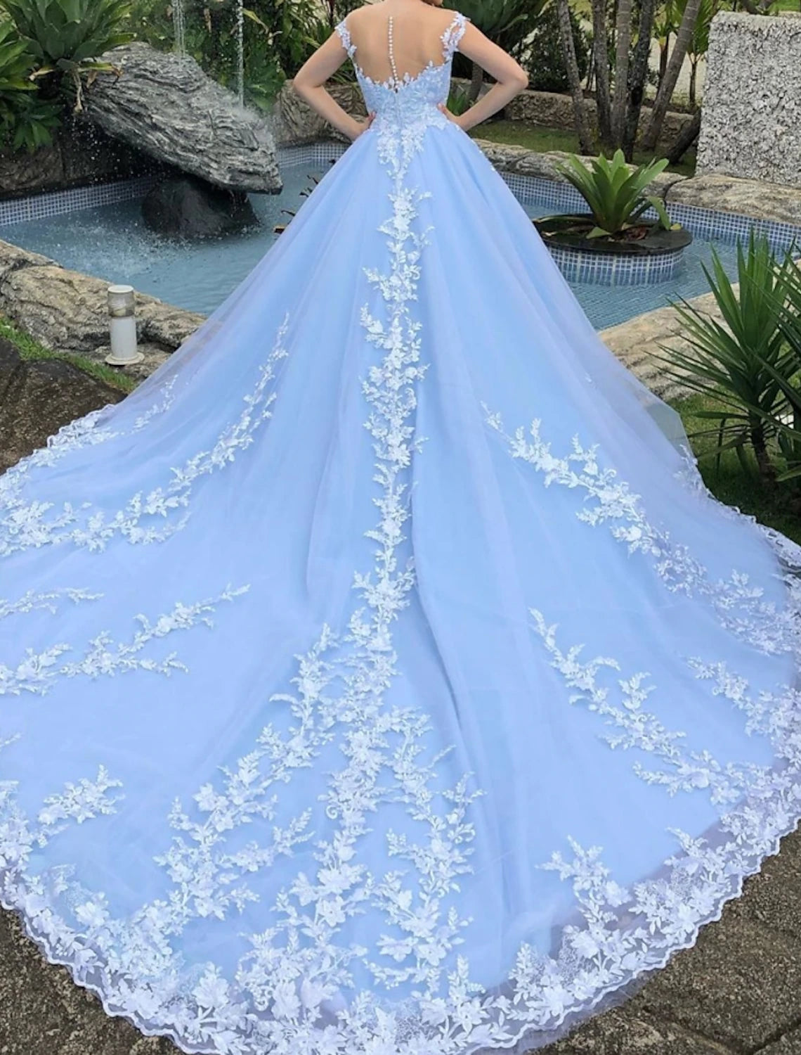 Engagement Wedding Dresses in Color Formal Wedding Dresses Ball Gown V Neck Cap Sleeve Chapel Train Lace Bridal Gowns