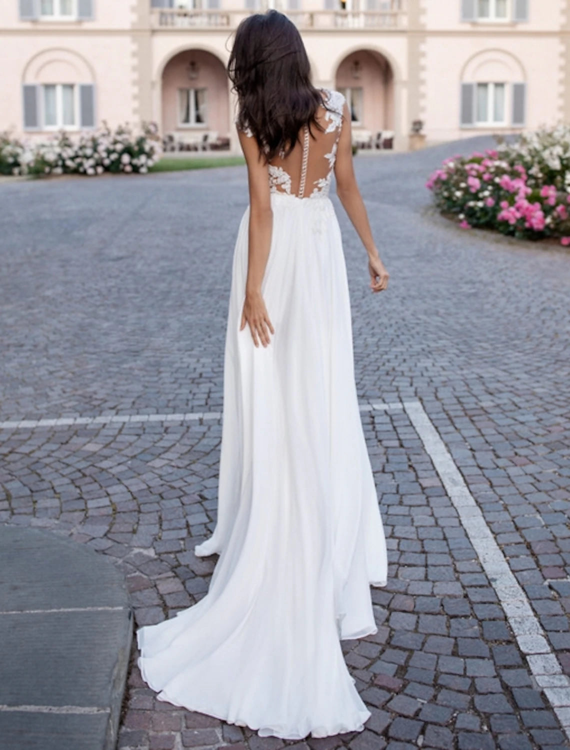 Beach Open Back Wedding Dresses A-Line Illusion Neck Cap Sleeve Sweep / Brush Train Chiffon Bridal Gowns With Appliques Split