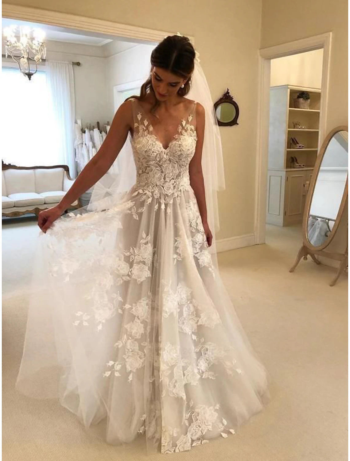 Beach Boho Wedding Dresses A-Line V Neck Sleeveless Sweep / Brush Train Lace Bridal Gowns With Appliques Fall Wedding Party