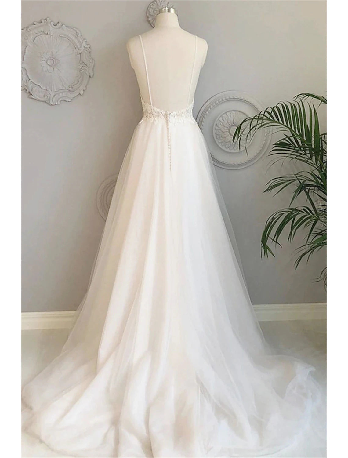 Beach Wedding Dresses Court Train A-Line Spaghetti Strap Sweetheart Lace With Buttons