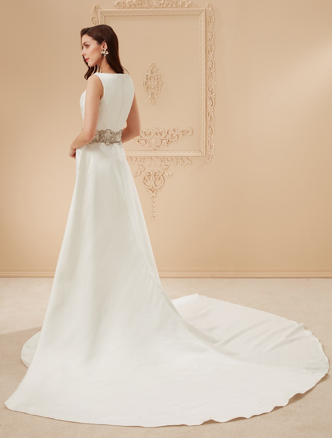 Wedding Dresses Chapel Train Mermaid / Trumpet Sleeveless Scoop Neck Satin