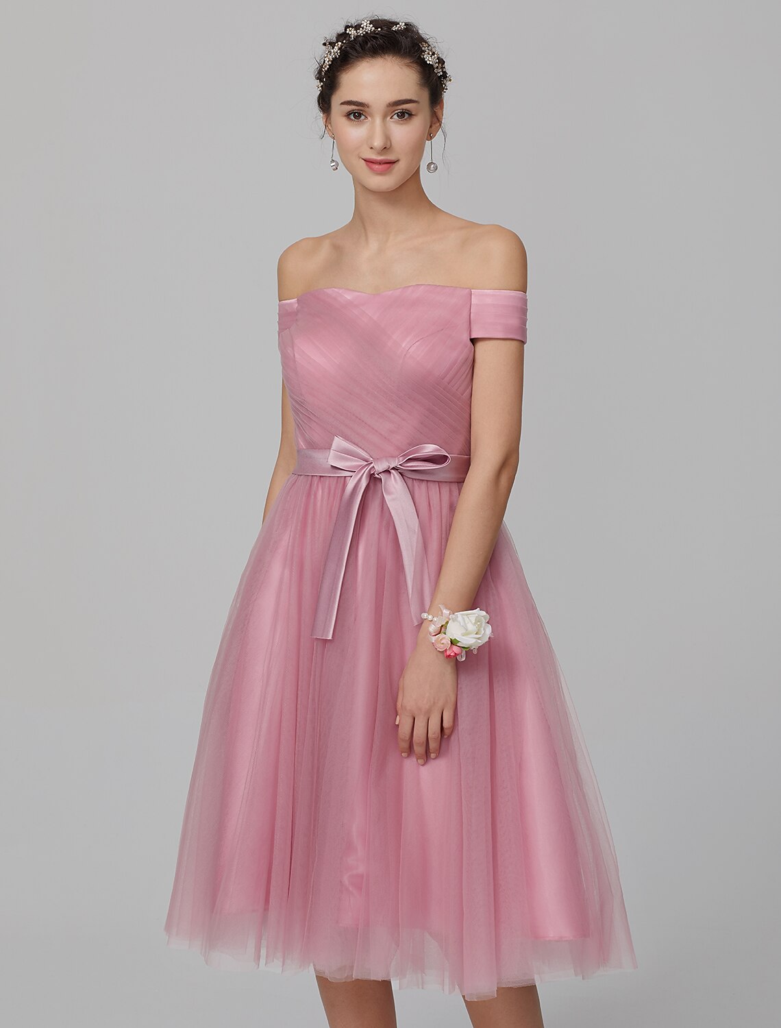 A-Line Off Shoulder Knee Length Tulle Bridesmaid Dress with Sash / Ribbon Draping