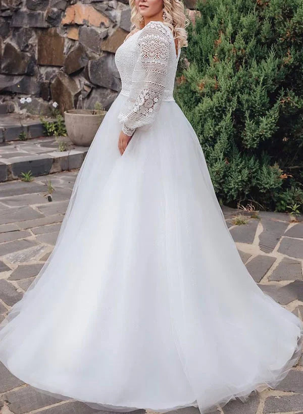 A-line/Princess V-neck Large Sticker Lace Wedding Dress Plus Size Beautiful