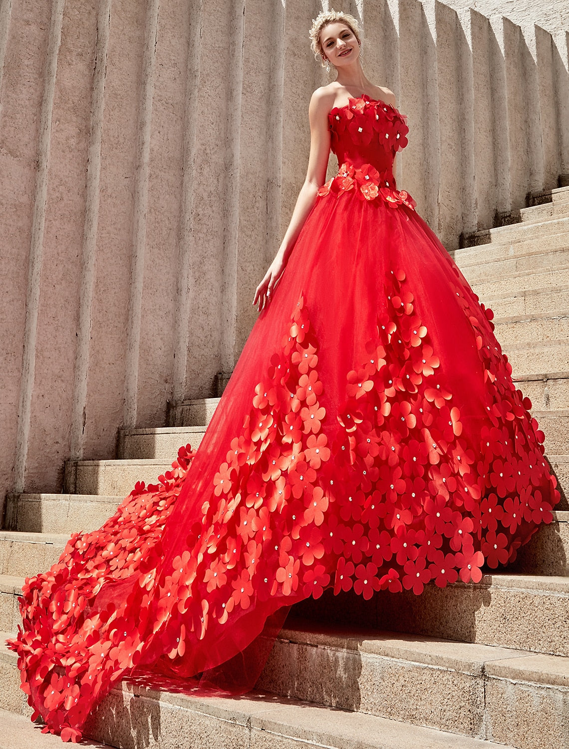 Engagement Open Back Formal Wedding Dresses Ball Gown Square Neck Strapless Chapel Train Lace Bridal Gowns With Crystals