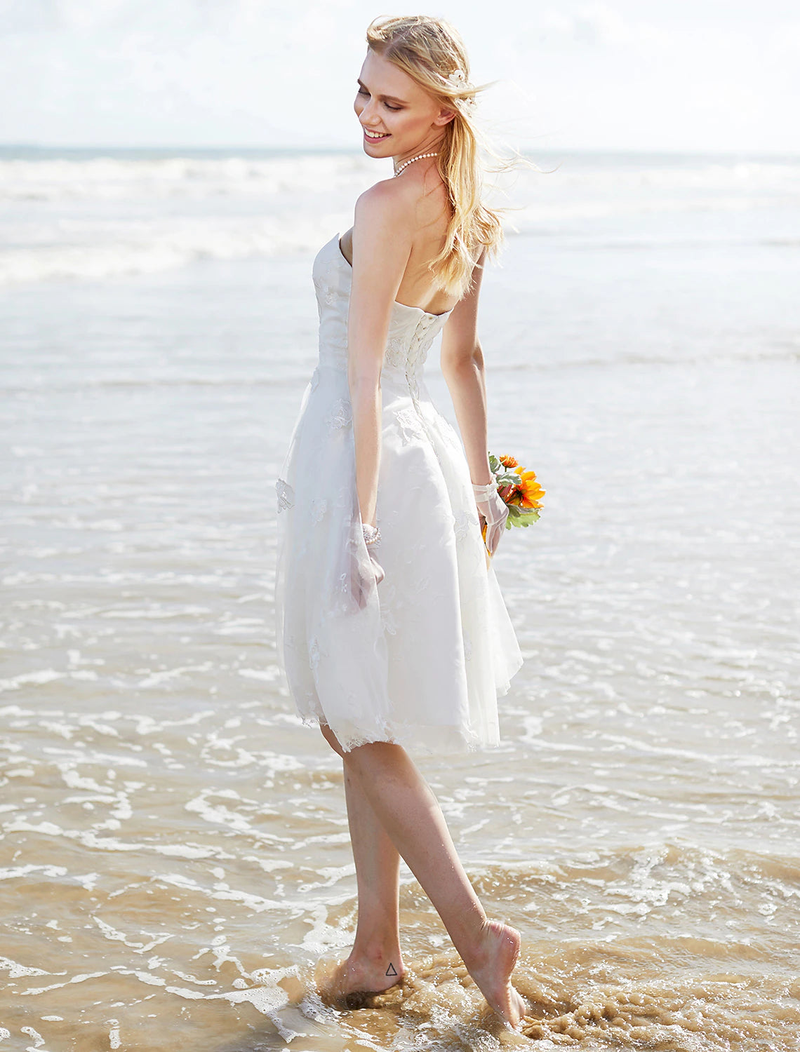 Hall Boho Wedding Dresses A-Line Sweetheart Strapless Knee Length Lace Bridal Gowns
