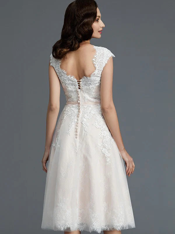 A-Line/Princess Sleeveless Bateau Knee-Length Tulle Wedding Dresses Short