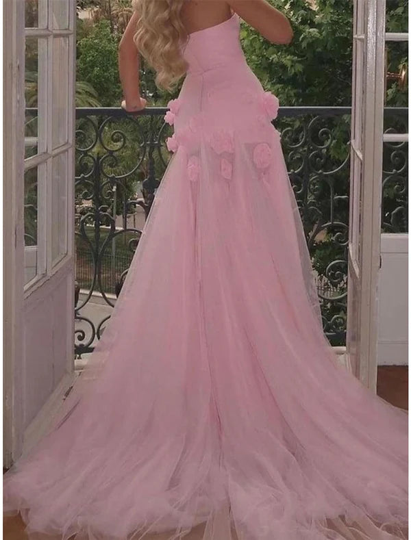 Charming A-Line Strapless Formal Prom Dresses Court Train Sleeveless Tulle Elegant Evening Party Dress with Slit and Flowers