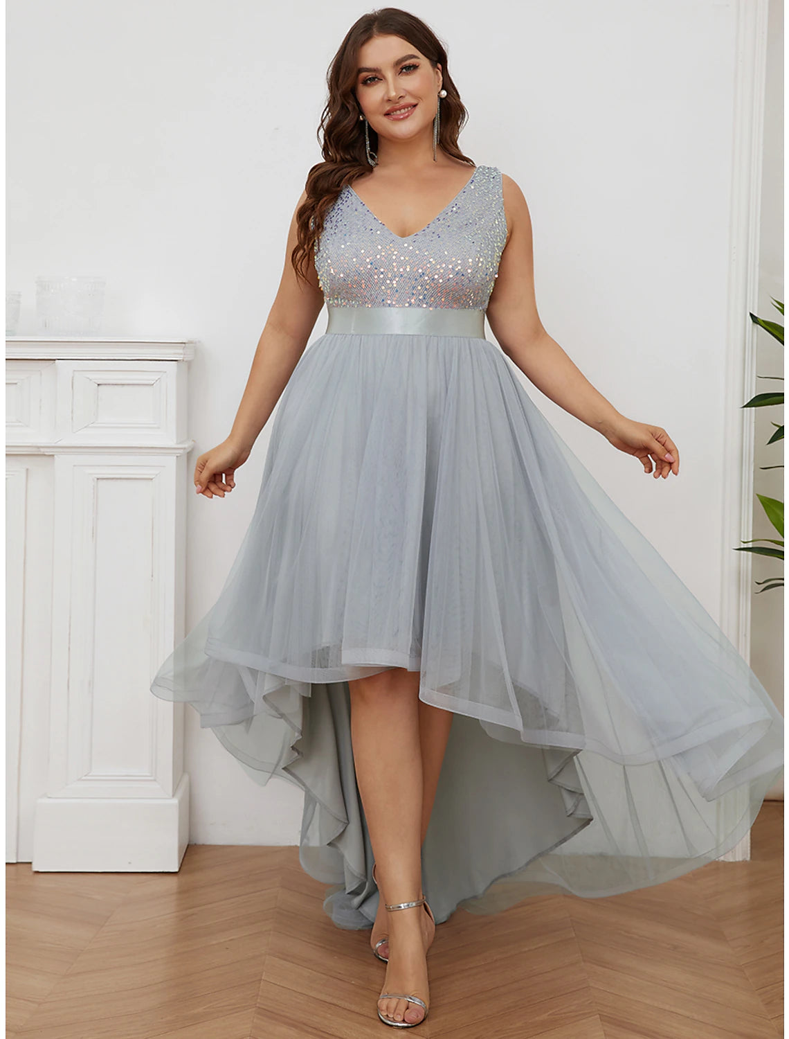A-Line Bridesmaid Dress V Neck Sleeveless Elegant Asymmetrical Sequined with Sequin