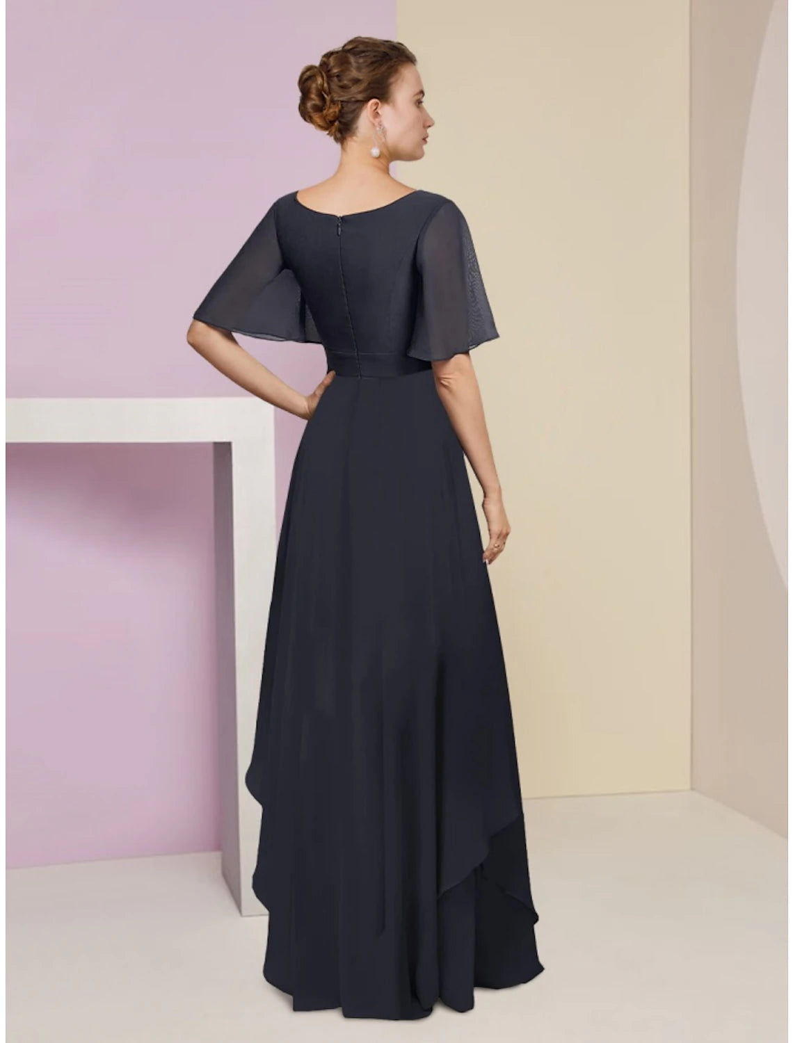 A-Line Mother of the Bride Dress Wedding Guest Elegant V Neck Floor Length Chiffon Short Sleeve with Crystal Brooch