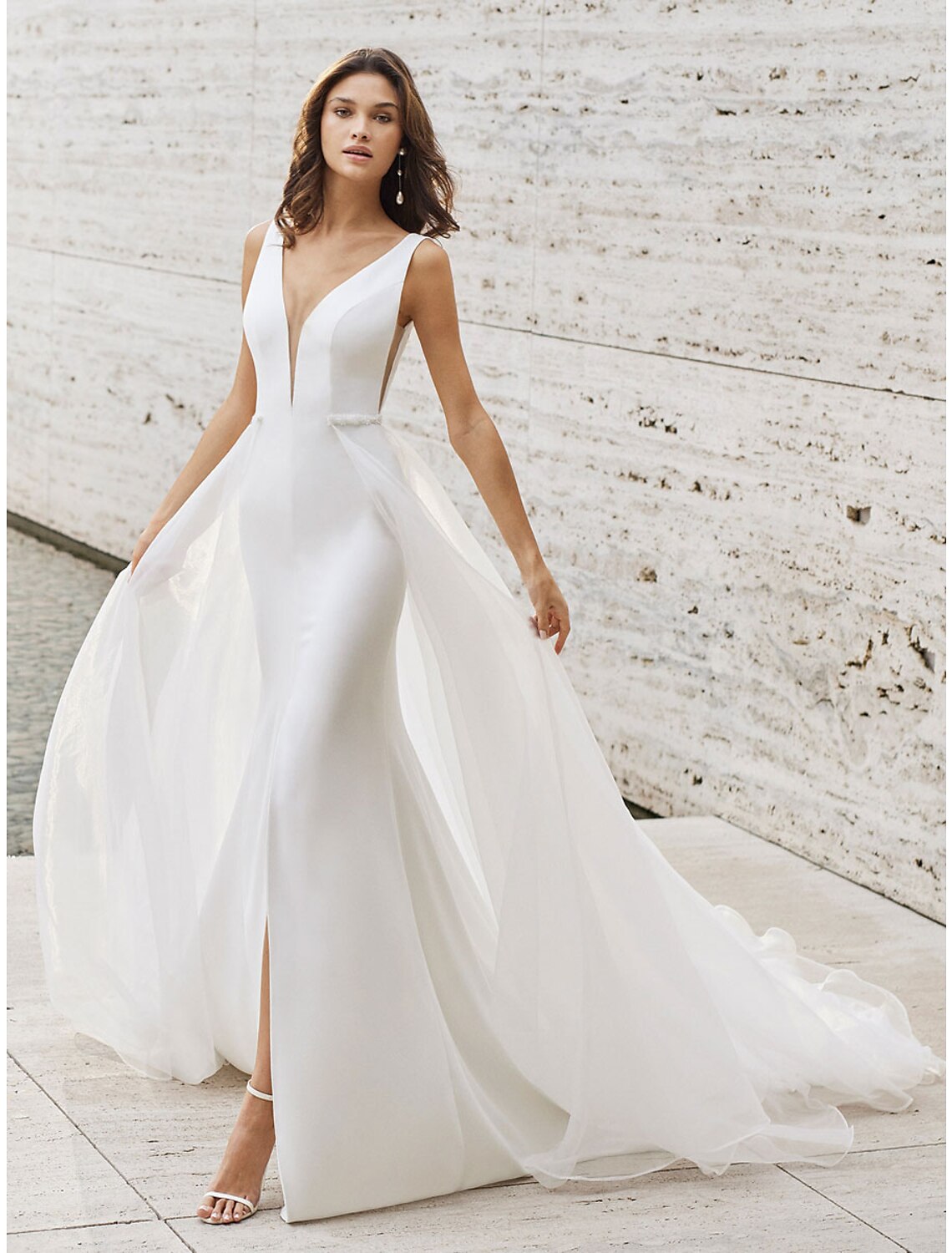 Beach Wedding Dresses Two Piece V Neck Sleeveless Court Train Satin Bridal Gowns