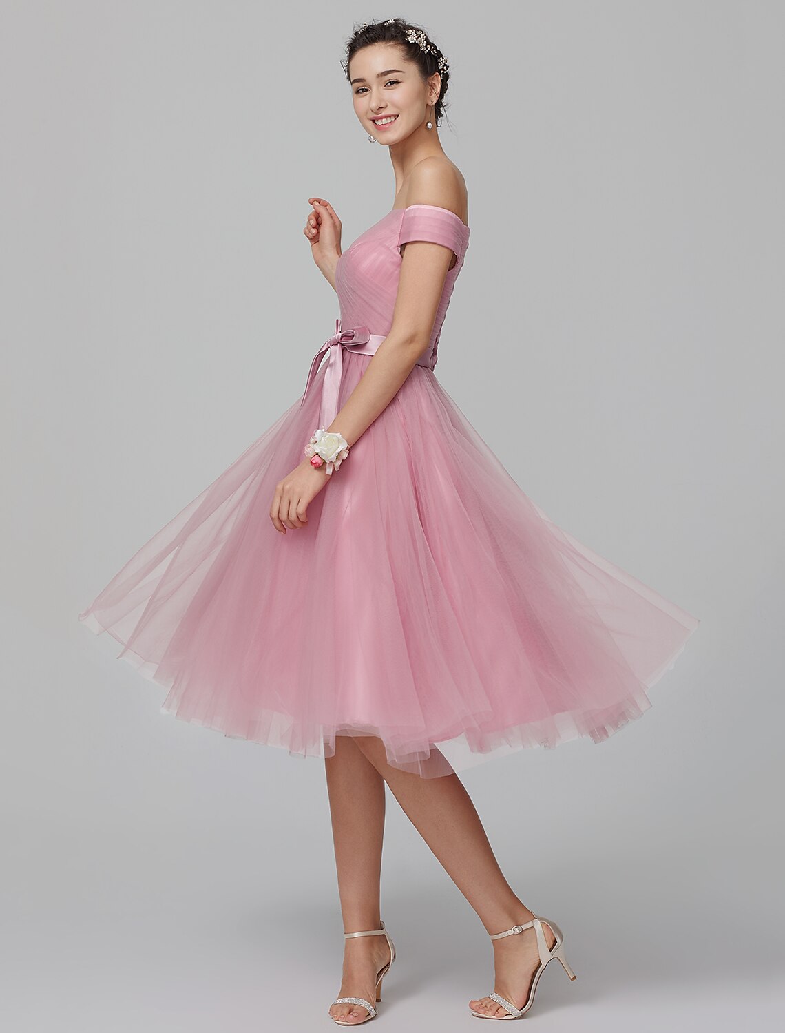 A-Line Off Shoulder Knee Length Tulle Bridesmaid Dress with Sash / Ribbon Draping