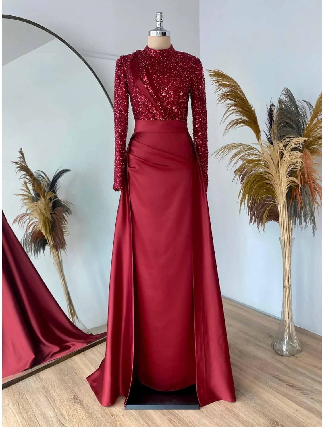 Sheath Formal Dress Evening Gown Christmas Red Green Dress Formal Sweep / Brush Train Long Sleeve Jewel Neck Satin with Pleats Ruched