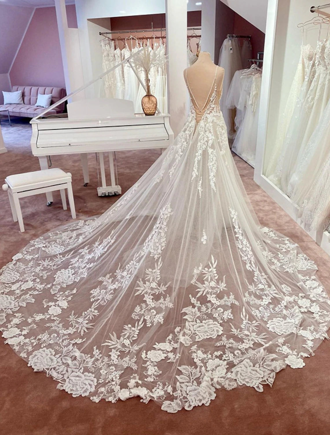Engagement Open Back Formal Wedding Dresses A-Line Camisole V Neck Spaghetti Strap Chapel Train Lace Bridal Gowns
