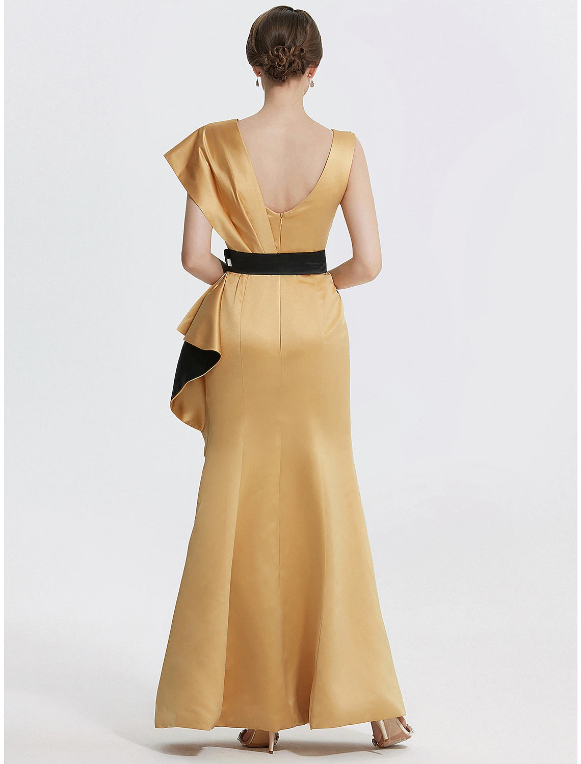 Sheath / Column Evening Gown Elegant Dress Formal Floor Length Sleeveless Jewel Neck Satin with Embroidery