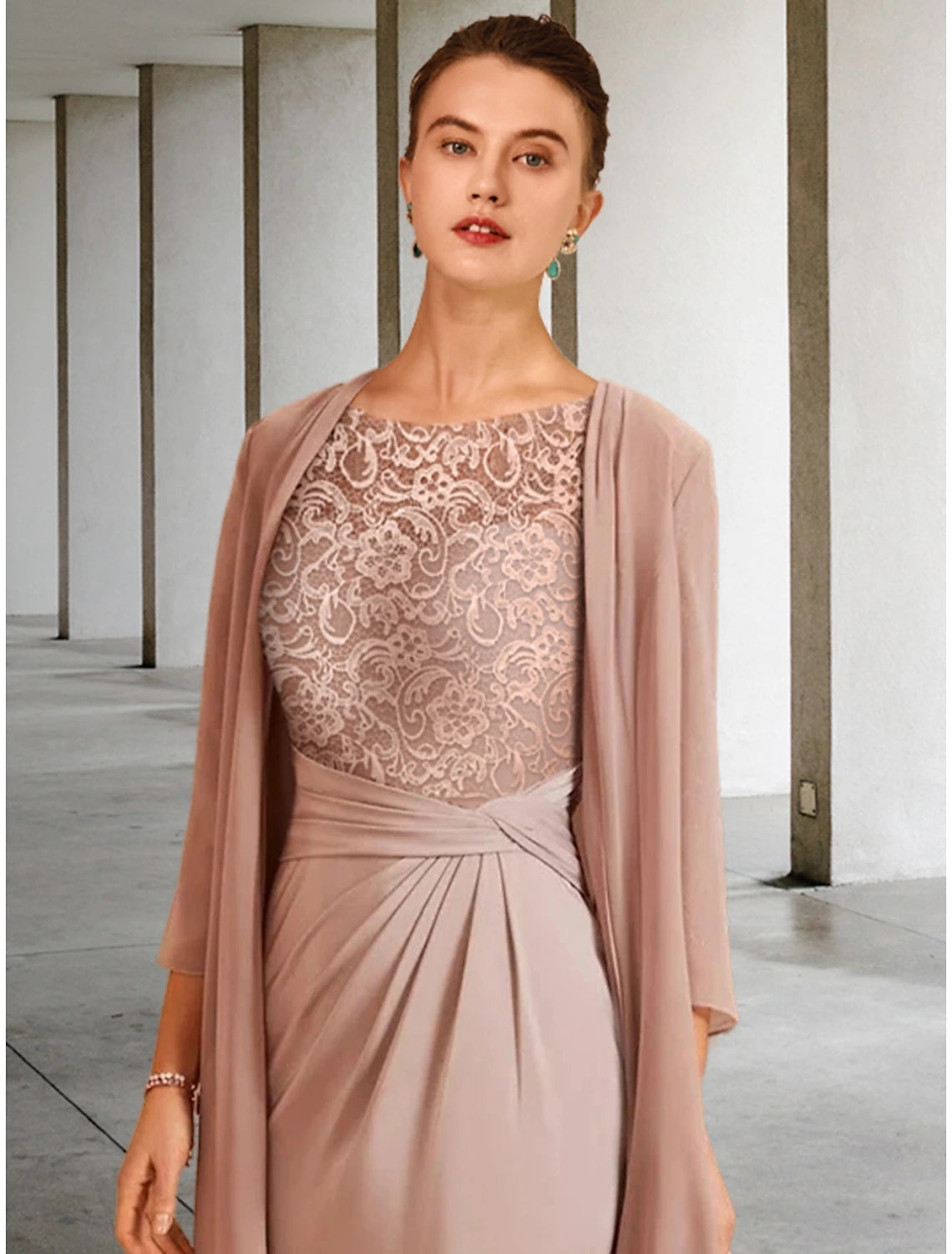 A-Line Mother of the Bride Dress Wedding Guest Elegant Petite Scoop Neck Knee Length Chiffon 3/4 Length Sleeve with Lace Ruching