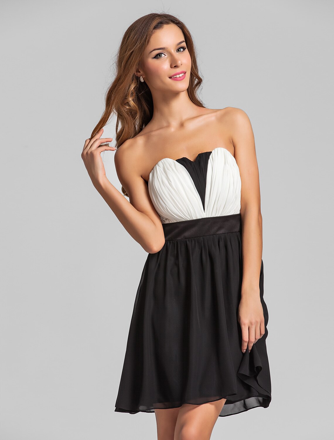 A-Line Sweetheart Neckline Knee Length Chiffon Bridesmaid Dress with Side Draping